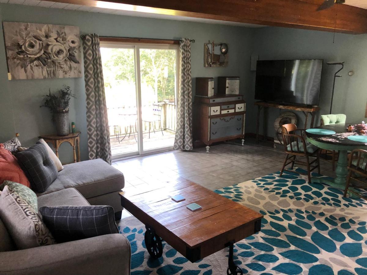 1 Bed Cottage, Partial Waterviews & Water Access Westport Luaran gambar