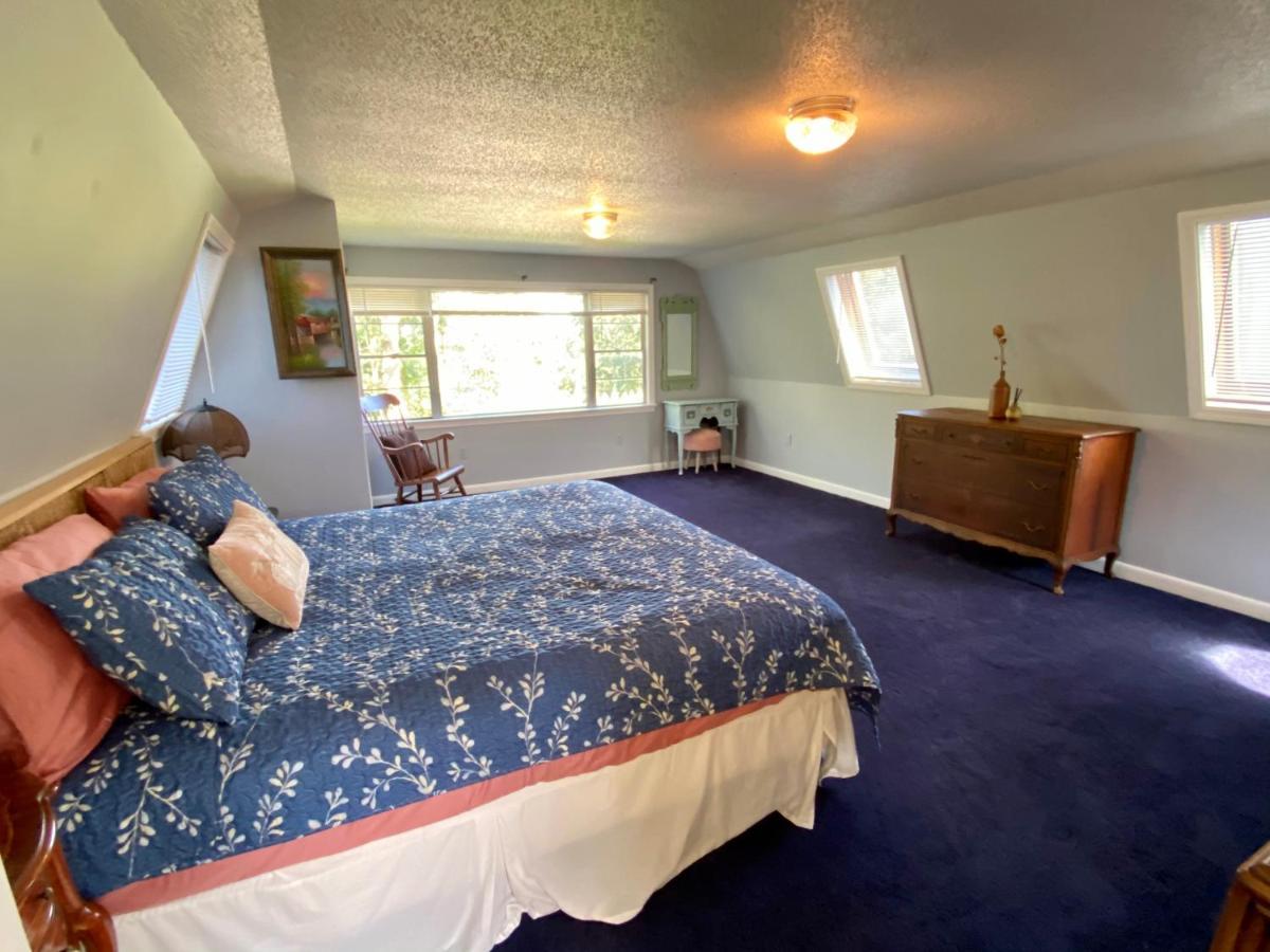 1 Bed Cottage, Partial Waterviews & Water Access Westport Luaran gambar